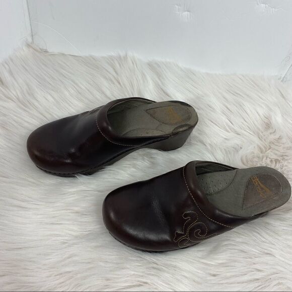 Dansko Nursing Brown Leather Clogs size 8.5/9 - Picture 3 of 8